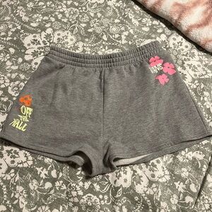 Vans Off the Wall Sophie Shorts☯️